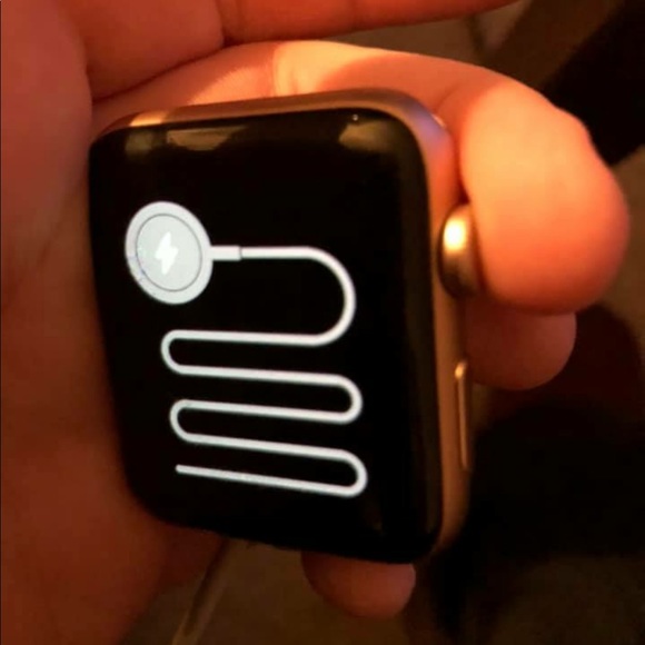 Apple Watch series 3 GPS ONLY 42mm - Picture 3 of 4